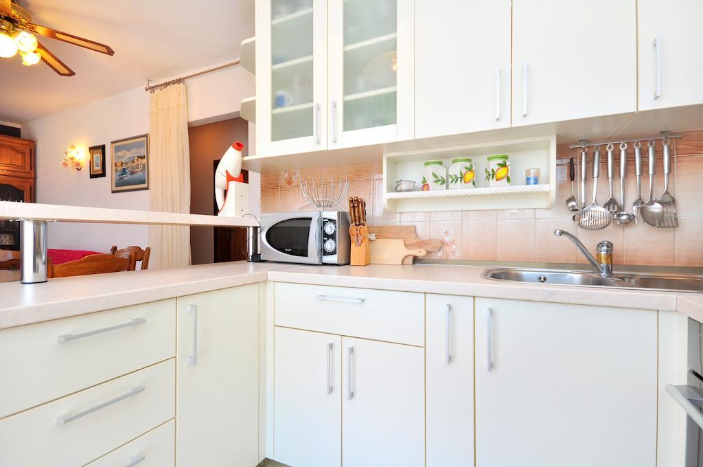 Apartments Sakal Τρογκίρ Δωμάτιο φωτογραφία