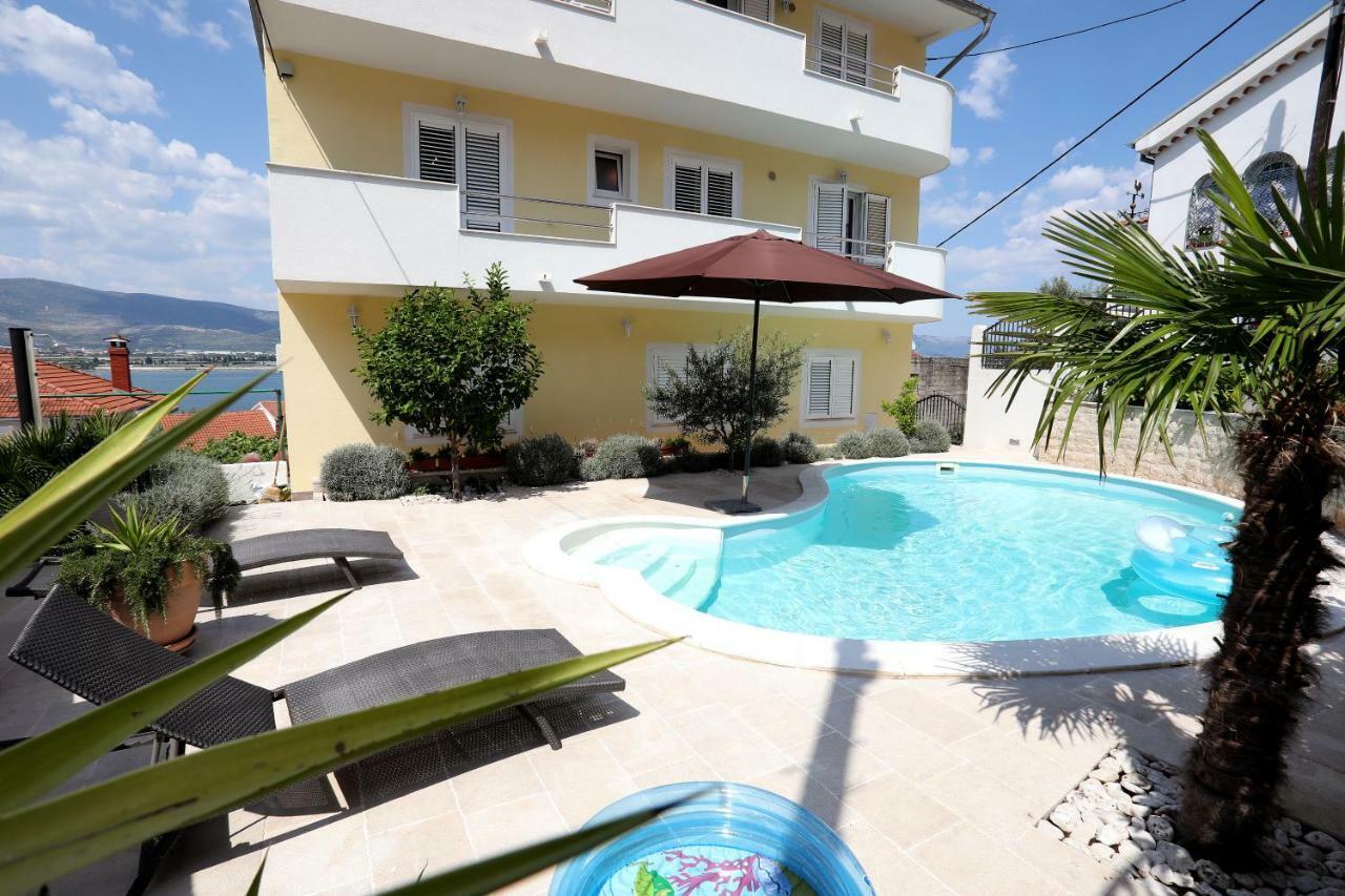 Apartments Sakal Τρογκίρ Εξωτερικό φωτογραφία