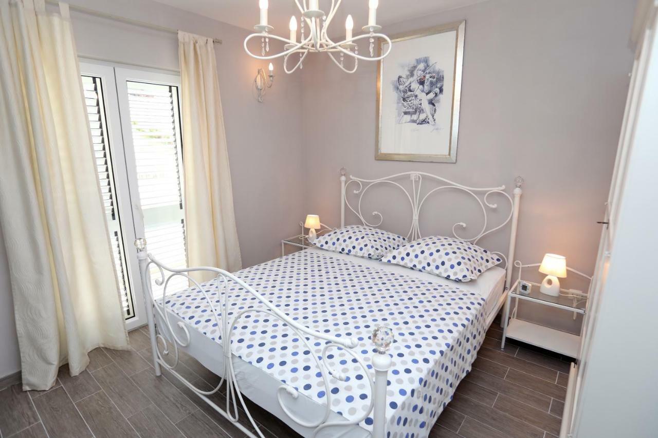 Apartments Sakal Τρογκίρ Εξωτερικό φωτογραφία